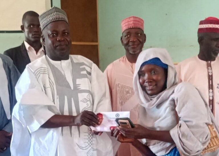 KNSG distributes ₦50,000 grants to women entrepreneurs in Gwarzo Distribution of grants to women entrepreneur
