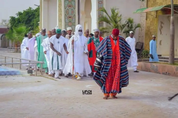 Emir and his People