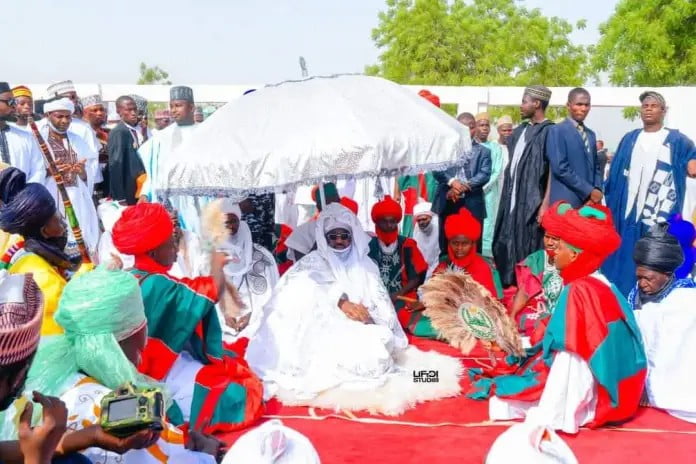 Emir and his guards