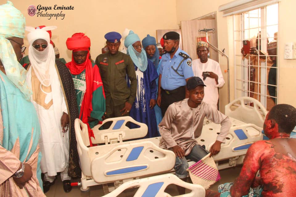 Emir of Gaya Donated 3million to Gadan Mosque fire victims Emir of Gaya visit victims