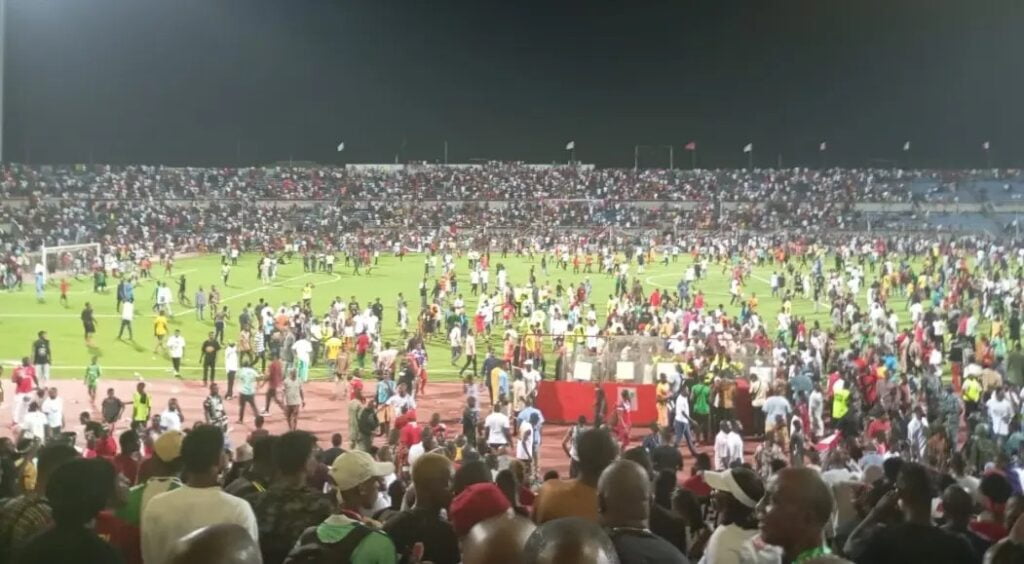 Match Disruption: Enyimba forfeit 3points 3goals to Enugu Rangers Football fans at Enugu
