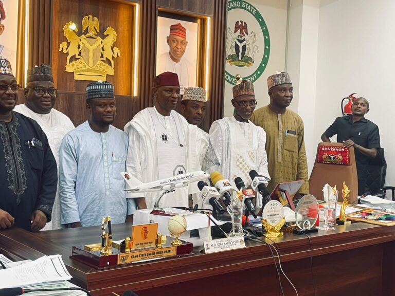 Gov Abba with Officials of Kano Online Media