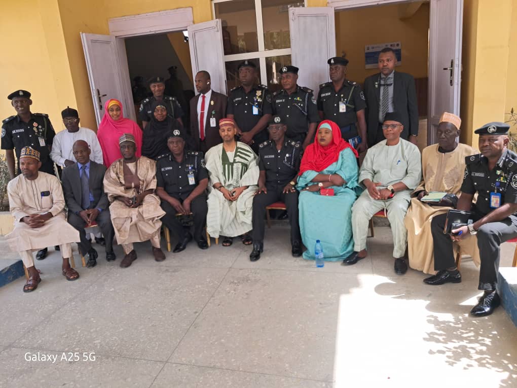 Special Duties Commissioner solicits for additional working relationship Group pic at Police headquarters
