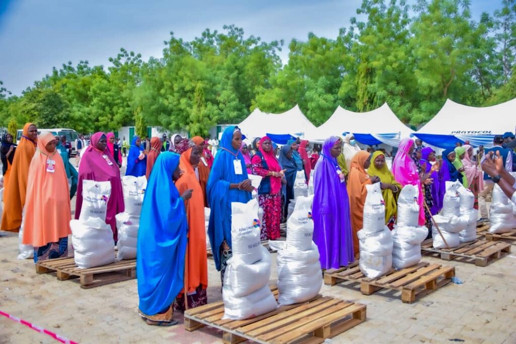 Dangote Food: Displaced Persons Get Lifeline In Sokoto IDPs Camp Sokoto
