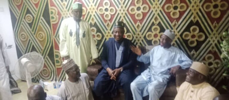 NFF PRESIDENT GUSAU VISIT ‘s FORMER NFA PRESIDENT IBRAHIM GALADIMA. Ibrahim Musa Gusau MON visit Ibrahim Galadima
