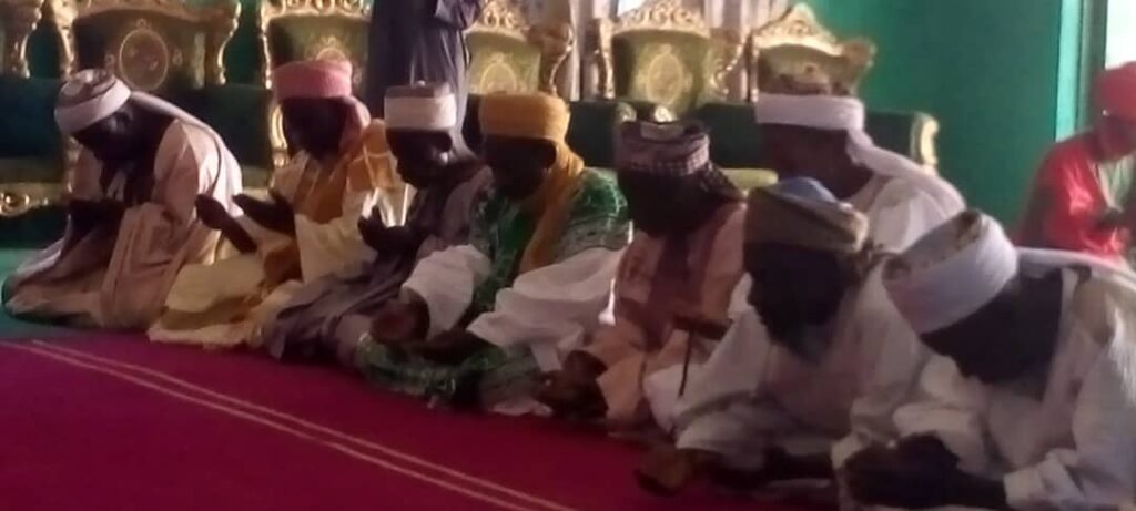 People in their hordes trooping to Karaye over the Demise of Shamaki Karaye