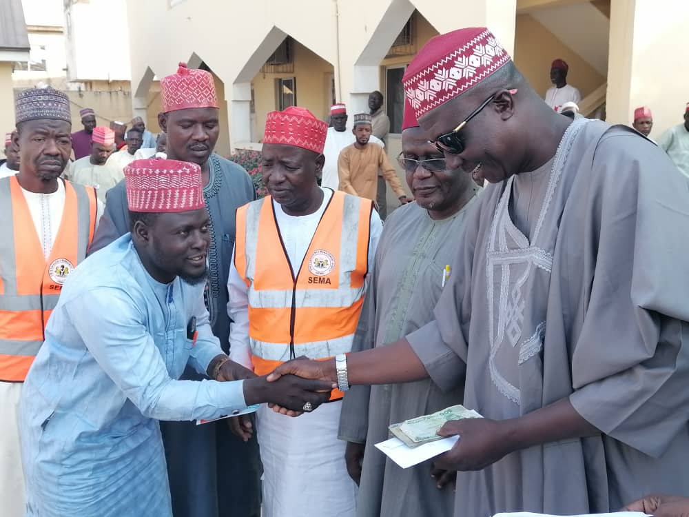Kano State Government Doles out assistance to Fire Victims at Yan Katako Market, Rijiyar Lemo SEMA Donot to fire victims