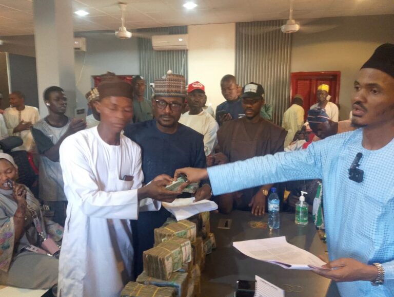 Council Presents N100,000 Largesse to Residents. disbursement of business support grants