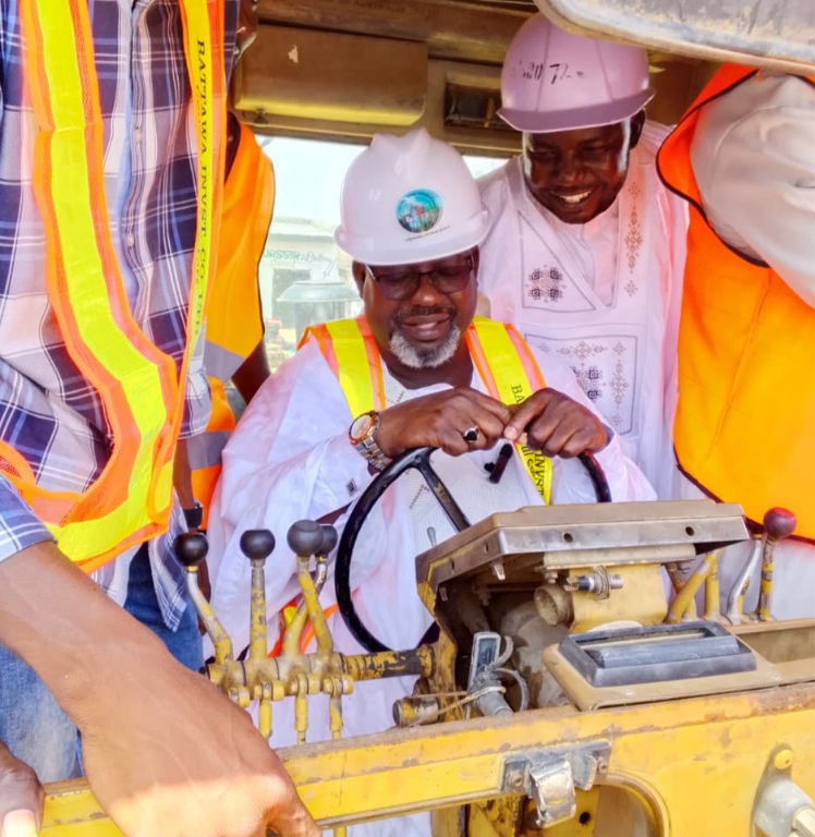 DAMBATTA LGC FLAGS OFF MAI GAMJI–MARAKI FEEDER ROAD PROJECT flagged off the construction of a six kilometre fe